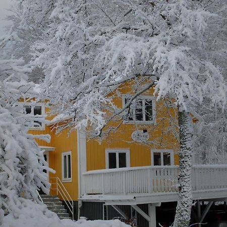 Hotel & Pensionat Bjoerkelund Stenbrohult  Buitenkant foto
